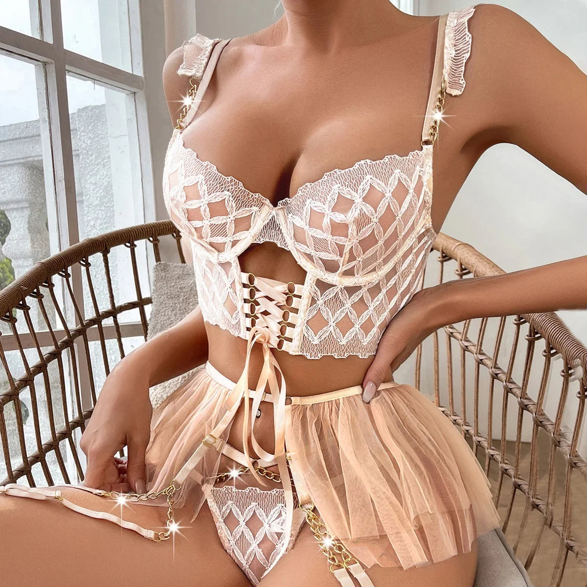Ensemble sexy bustier lacé string porte-jarretelles frou-frou et jarretières Impérial - GUAPPAA