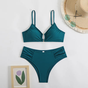 Bikini femme L’Épure Chromatique, vue détaillée de la silhouette triangle
