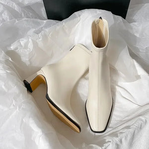 Bottines femme L’Allure d’Hiver, détail de la fermeture éclair et de la tige cheville