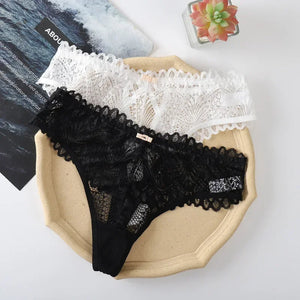 La Dentelle Fine, string taille basse ajouré, vue du coloris blanc pour femme