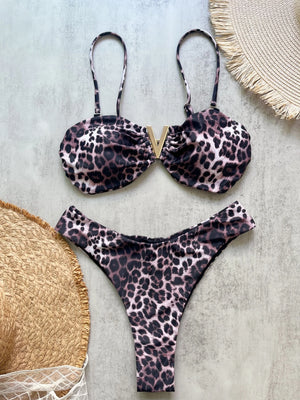 Présentation du bikini léopard La Fauve Solaire disponible du S au L
