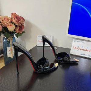 Sandales La Ligne Ardente rouges effet verni avec talon très haut pour femme