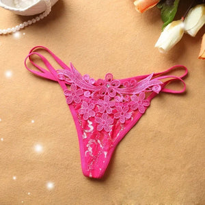 String dentelle florale Le Fil Secret – rose fuchsia, détail de broderie