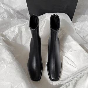 L’Allure d’Hiver, bottines noires femme à talon carré et petite plateforme