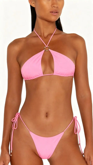 Bikini Marbella deux pièces à découpes latérales, silhouette estivale et lignes graphiques, Guappaa