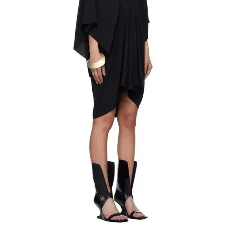 Bottes La Riviera rouge vin à talon carré et ligne mi-mollet disponibles chez Guappaa