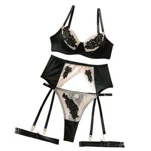 Ensemble lingerie quatre pièces Le Voile Ardant, coloris noir.
