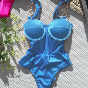 Maillot Cala Aura de la gamme une pièce Guappaa avec silhouette balnéaire, vue produit 10
