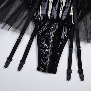 Body string latex seins nus résille à tirette et anneaux jupette frou-frou Hello Paris - GUAPPAA