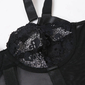 Body sexy string tanga dentelle porte-jarretelles satiné rouge noir Température de Nuit - GUAPPAA