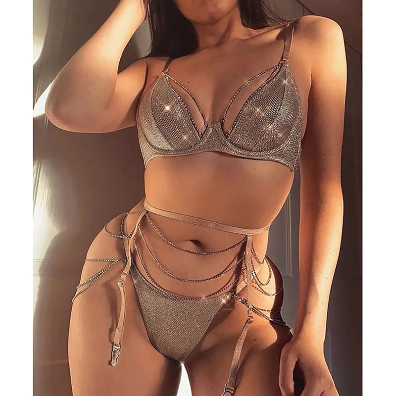 Ensemble sexy de lingerie trois pièces avec porte-jarretelles à strass Satisfaction - GUAPPAA