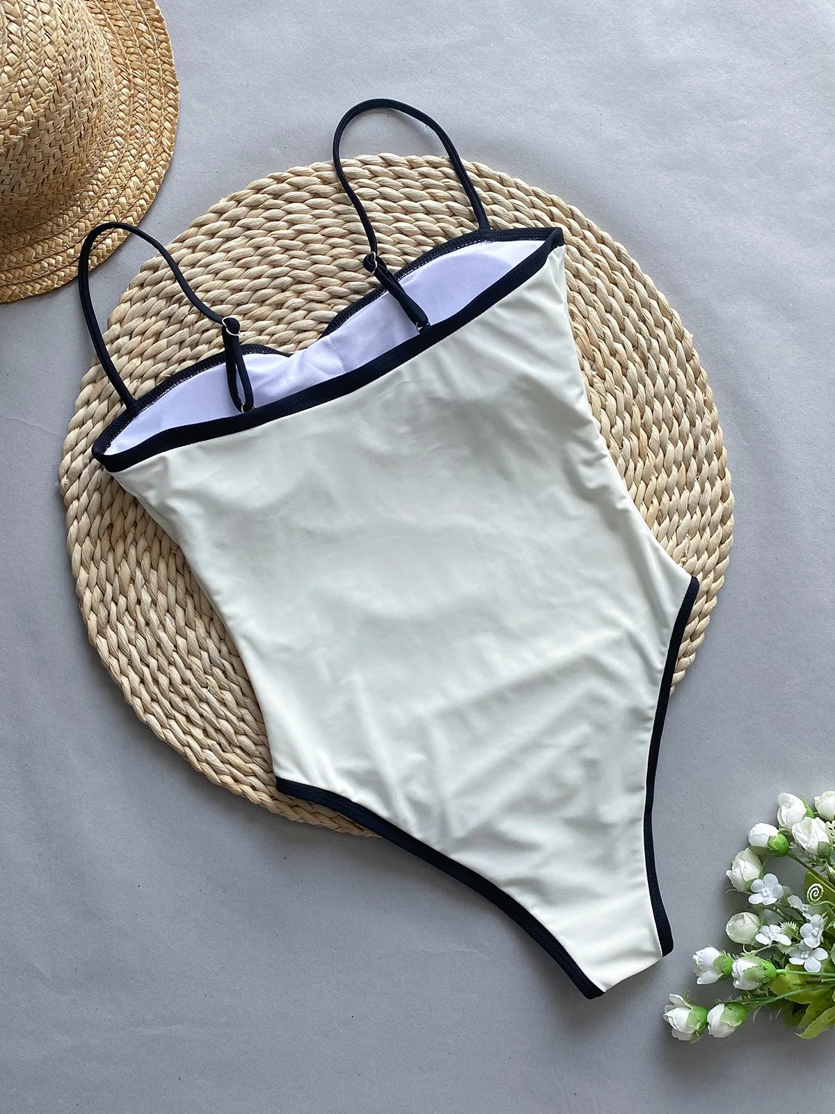 Maillot de bain une pièce échancré rétro femme blanc noir Bristol - GUAPPAA