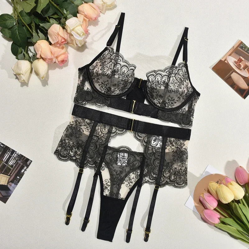 Ensemble de lingerie dentelle cinq pièces sexy Un Regard - GUAPPAA