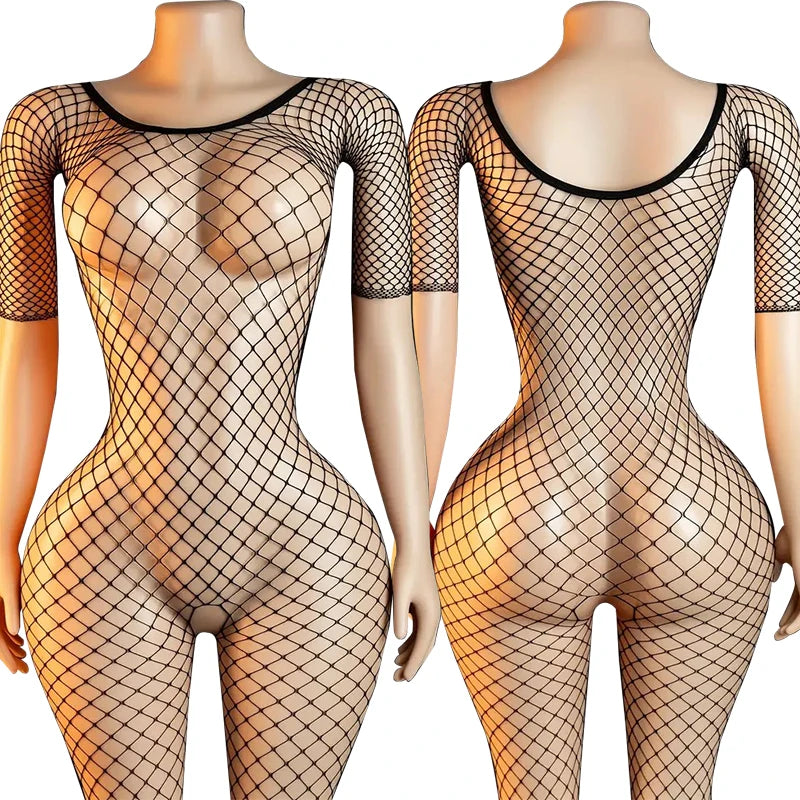 Lingerie ajourée La Collection Obscure, détail d’un modèle noir de la collection