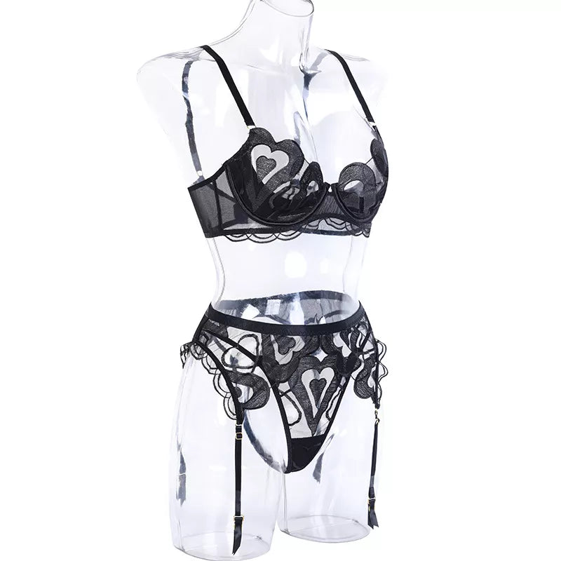 Dessous sexy en dentelle motif coeur ensemble trois pièces Supplice - GUAPPAA