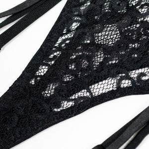 Lingerie en dentelle ensemble porte-jarretelles noir sexy La Bégude - GUAPPAA