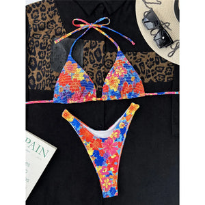 Bikini brésilien Cadaqués à motif floral, vue complémentaire du haut et du bas assortis