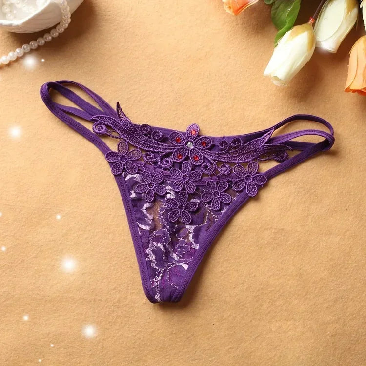 String dentelle florale Le Fil Secret – violet, détail de broderie