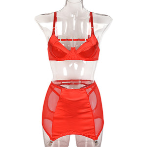Lingerie fine ensemble trois pièces porte-jarretelles rétro noir rouge ouvert aux fesses St-Joseph - GUAPPAA