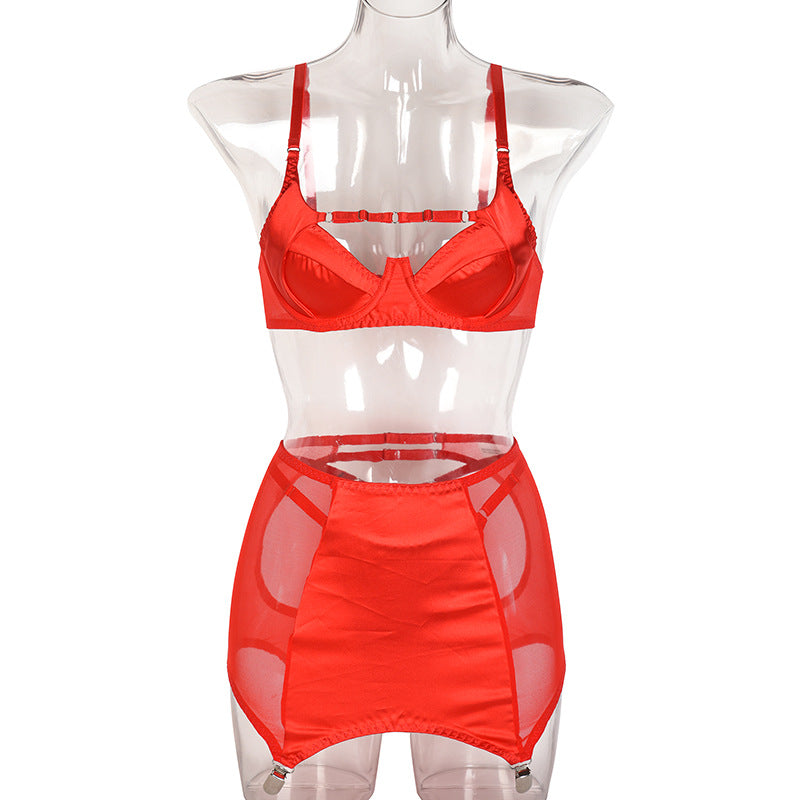 Lingerie fine ensemble trois pièces porte-jarretelles rétro noir rouge ouvert aux fesses St-Joseph - GUAPPAA