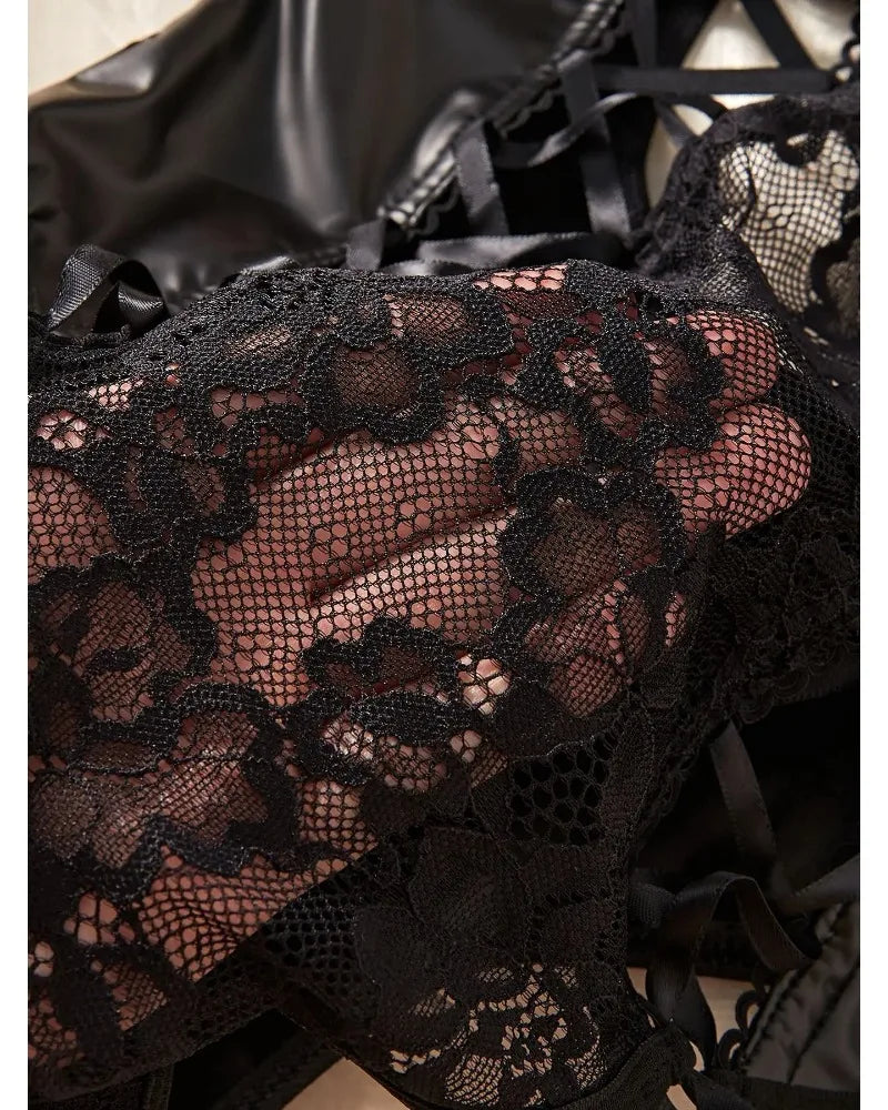 Body string dentelle et imitation cuir avec jarretières St-Jean - GUAPPAA