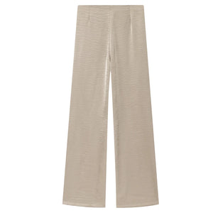 Détail de la taille haute du pantalon La Ligne Satinée