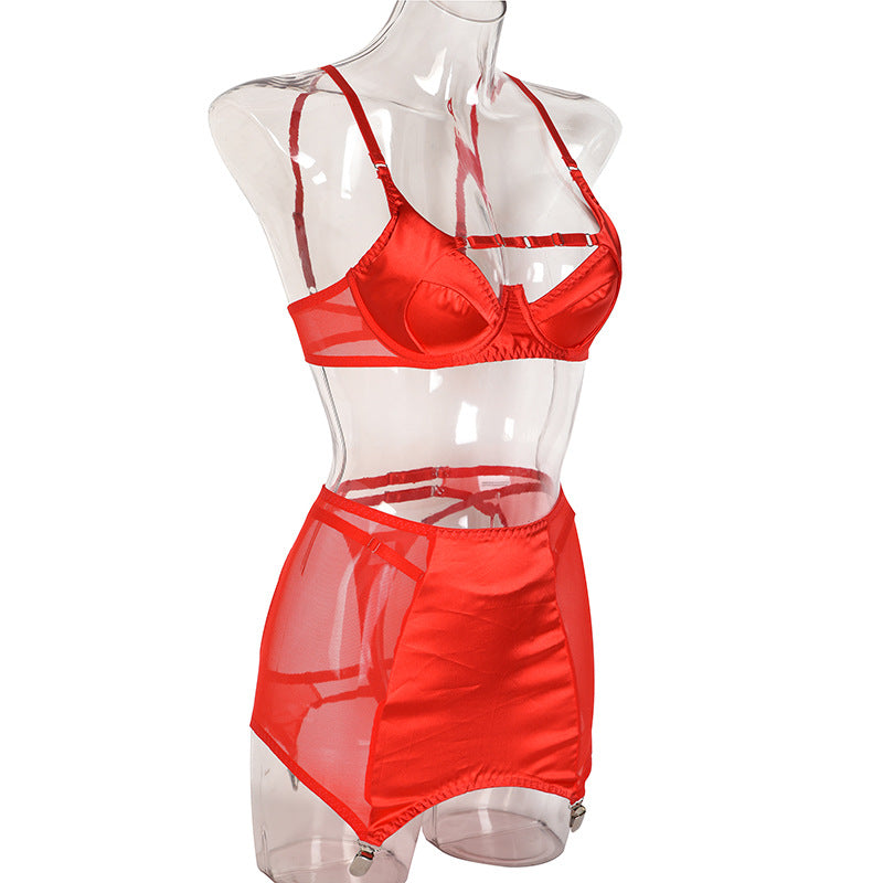 Lingerie fine ensemble trois pièces porte-jarretelles rétro noir rouge ouvert aux fesses St-Joseph - GUAPPAA