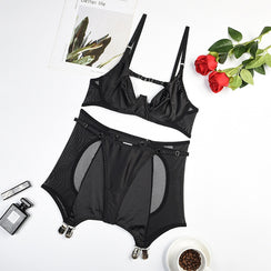 Lingerie fine ensemble trois pièces porte-jarretelles rétro noir rouge ouvert aux fesses St-Joseph - GUAPPAA