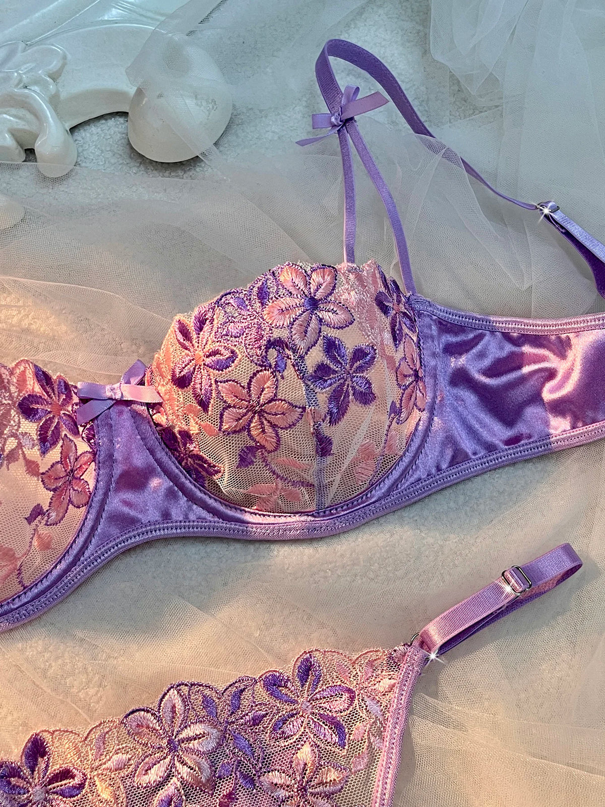 Ensemble lingerie La Veillée Pourpre en coloris violet