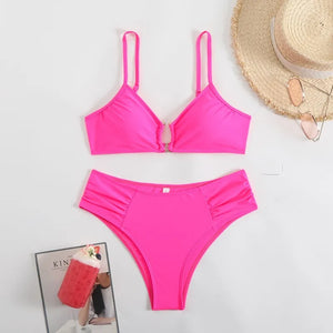 Bikini L’Épure Chromatique, détail du bas à taille moyenne et de la coupe épurée