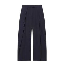 Pantalon large plissé La Ligne Ample, vue portée de la silhouette fluide