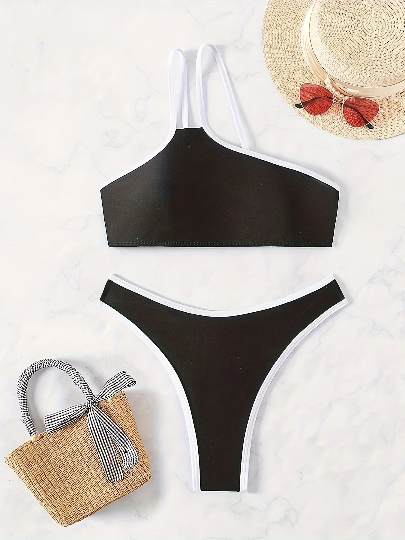 Bikini string bandeau asymétrique push-up noir et blanc Murcia - GUAPPAA
