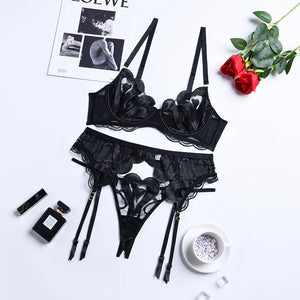 Dessous sexy en dentelle motif coeur ensemble trois pièces Supplice - GUAPPAA