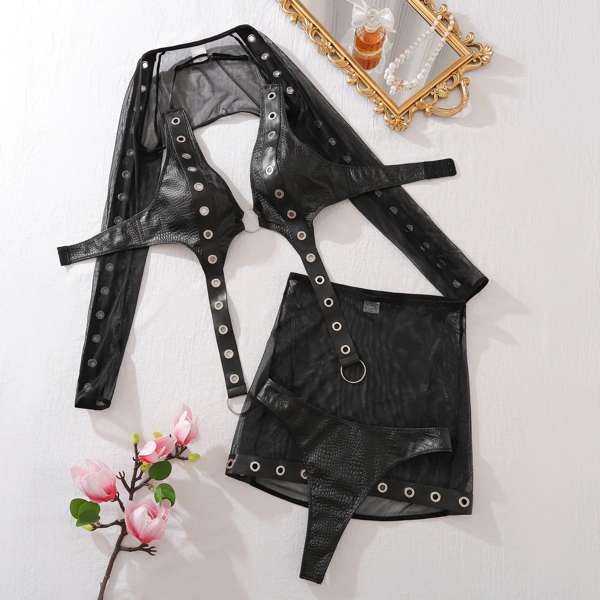 Lingerie punk goth simili cuir noir string jupe soutien-gorge bolero La Cave - GUAPPAA