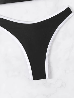 Bikini string bandeau asymétrique push-up noir et blanc Murcia - GUAPPAA