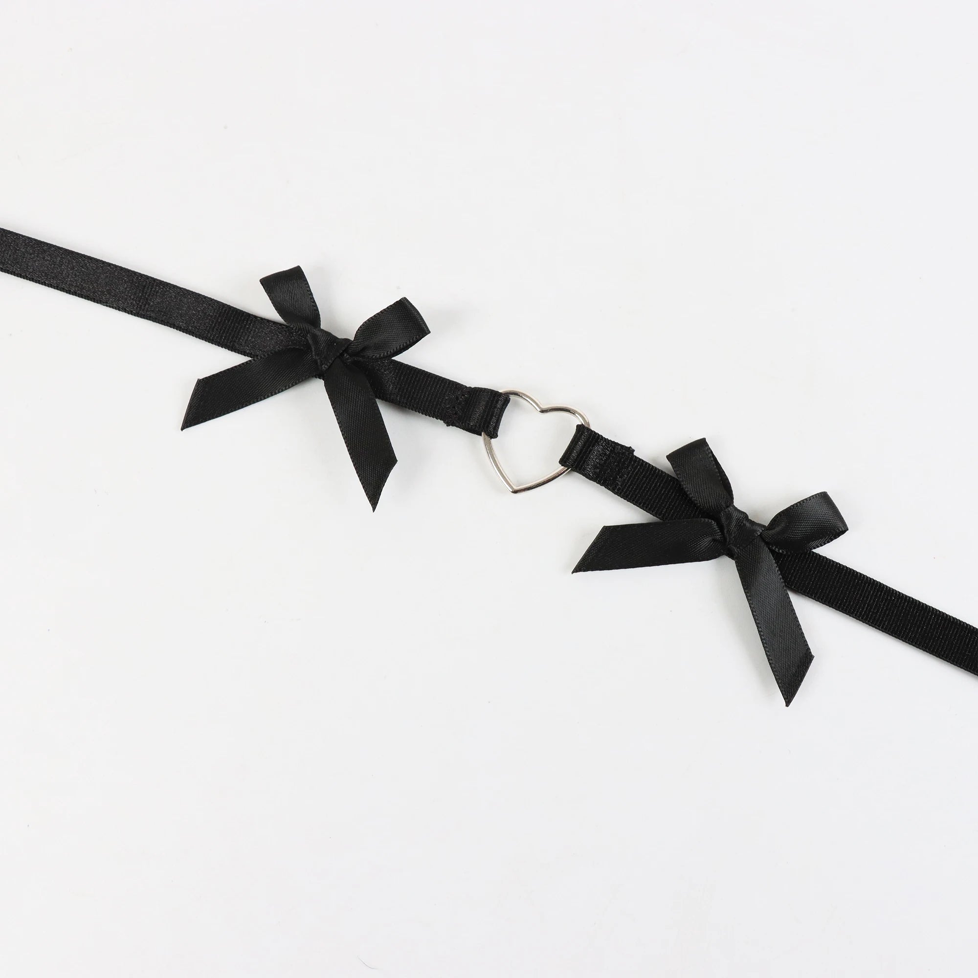 Jarretière satinée à noeuds papillon et coeur Corazon - GUAPPAA