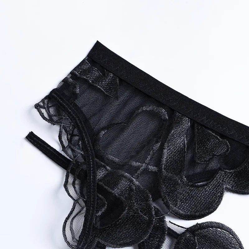 Dessous sexy en dentelle motif coeur ensemble trois pièces Supplice - GUAPPAA