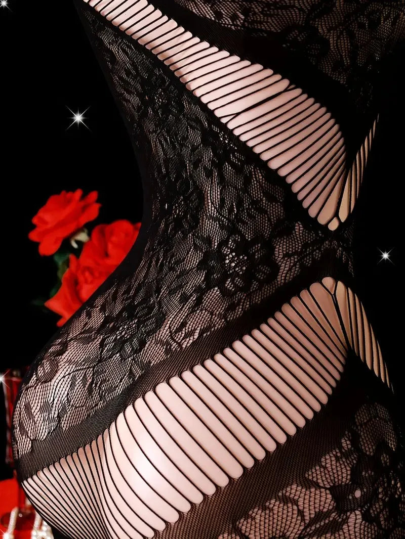 Lingerie multi-modèles La Collection Obscure, présentation d’une autre coupe noire