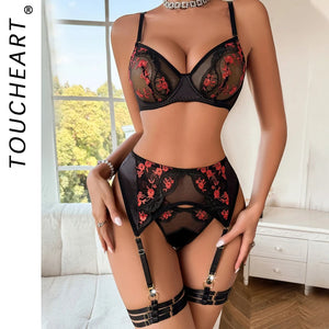 Ensemble lingerie noir L’Épure Noire, vue principale du soutien-gorge brodé et du string assorti
