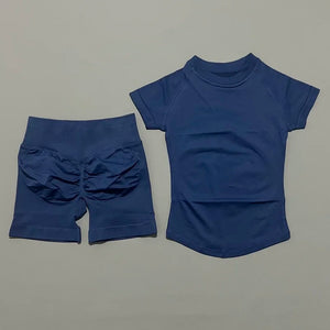 Ensemble L’Élan Souple gris champignon avec top manches courtes et short