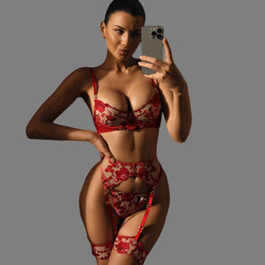 Ensemble lingerie rouge brodé La Passion Florale