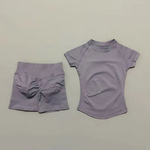 Détail de la maille extensible sans couture de l’ensemble fitness L’Élan Souple