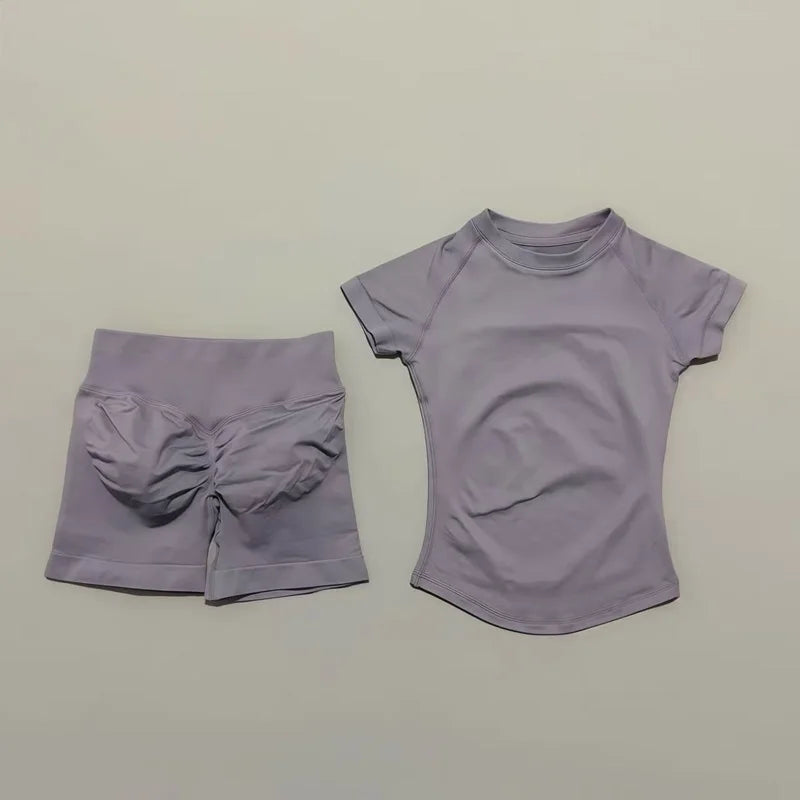 Détail de la maille extensible sans couture de l’ensemble fitness L’Élan Souple