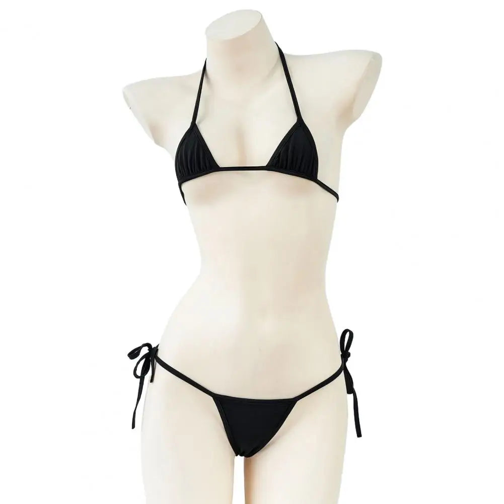 Détail du micro bikini à nouer L’Épure Contraste disponible en noir et blanc
