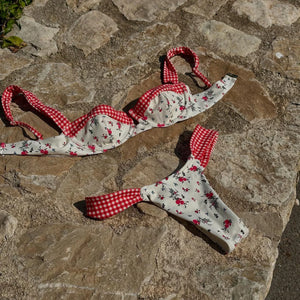 Troisième imprimé floral du bikini Cala Serena