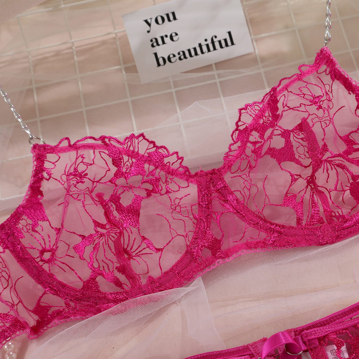 Lingerie dentelle transparente sexy ensemble cinq pièces avec porte-jarretelles et jarretières Saint-Sauveur - GUAPPAA