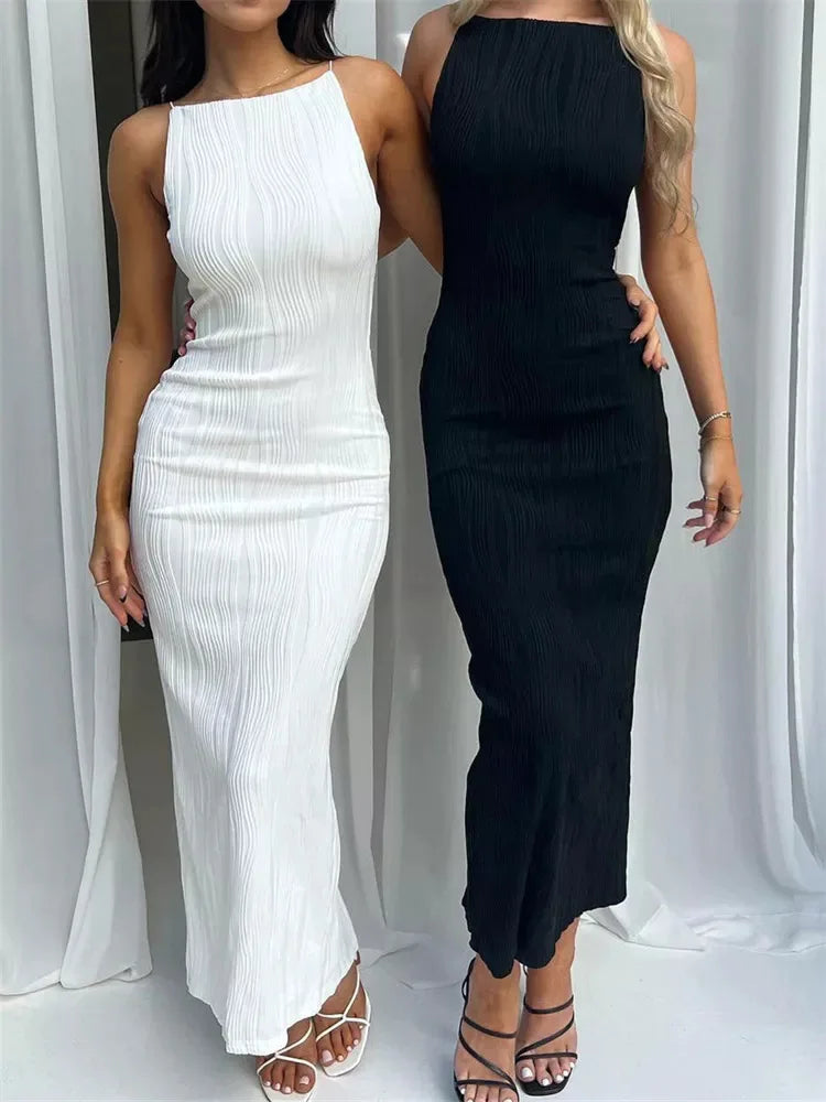 Robe longue froncée L’Allure Nocturne en noir ou blanc