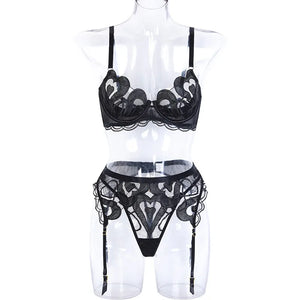 Dessous sexy en dentelle motif coeur ensemble trois pièces Supplice - GUAPPAA