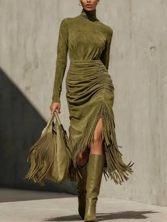 Robe mi-longue vert olive col roulé franges drapée La Bohémienne
