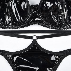 Présentation de l’ensemble lingerie La Nocturne Vernie